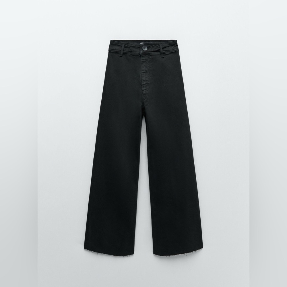 Zara marine pants high waist size 6 
Lightly worn but nothing wrong with them